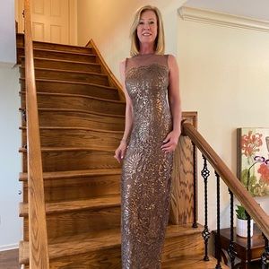 Tadashi Shoji gown like new